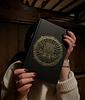 moonlightreadswithxo's profile picture
