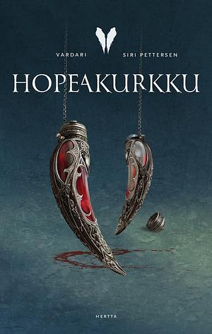 Hopeakurkku by Siri Pettersen