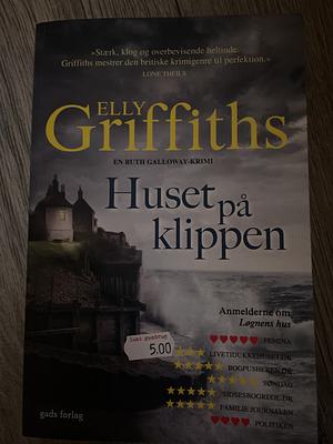 Huset på klippen by Elly Griffiths