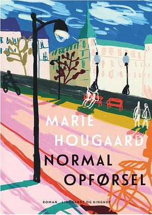 Normal opførsel  by Marie Hougaard