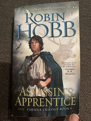 Assassin's Apprentice[FARSEER ASSASSINS APPRENTICE][Mass Market Paperback] by Robin Hobb