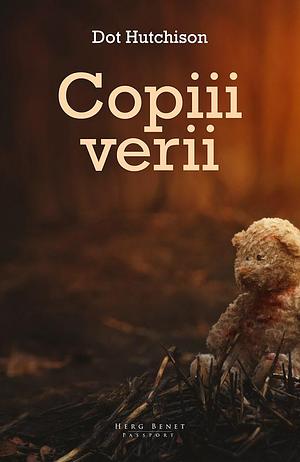 Copiii verii by Dot Hutchison