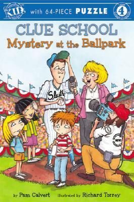 Clue School: Mystery at the Ballpark (Innovative Kids Readers) by Richard Torrey, Pam Calvert