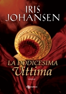 La dodicesima vittima by Giulia Antioco, Iris Johansen