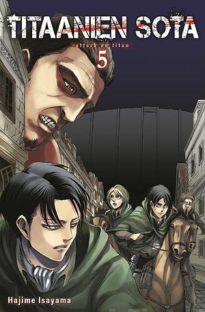 Titaanien sota 5 by Hajime Isayama