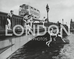 The Times London in Photos by Times Books