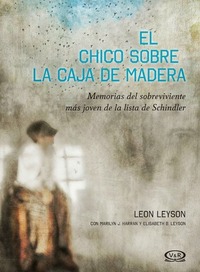 El chico sobre la caja de madera by Leon Leyson