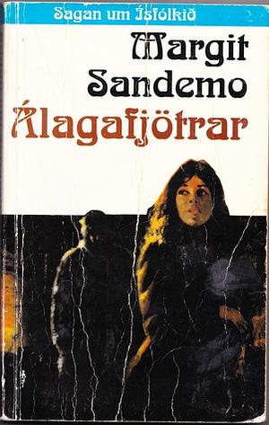 Álagafjötrar by Margit Sandemo