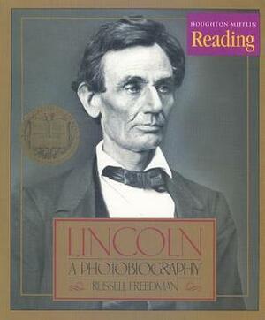 Lincoln, a Photobiography by Russell Freedman