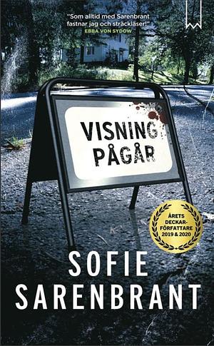 Visning pågår by Sofie Sarenbrant