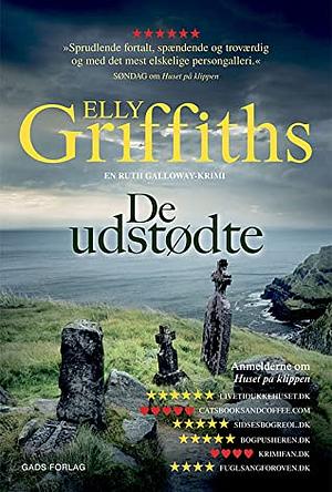 De udstødte by Elly Griffiths