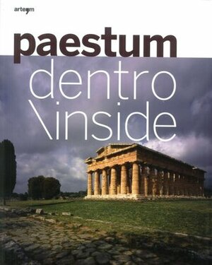 Paestum Dentro\\Inside by Gabriel Zuchtriegel