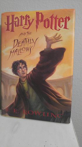 Harry Potter and the Deathly Hallow 1st edition 1st print ! by J.K. Rowling, J.K. Rowling