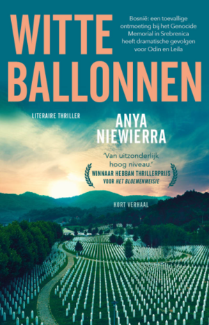 Witte ballonnen by Anya Niewierra