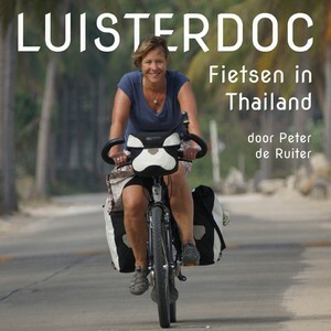 Fietsen in thailand by Peter de Ruiter