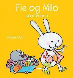 Fie og Milo på stranda by Pauline Oud