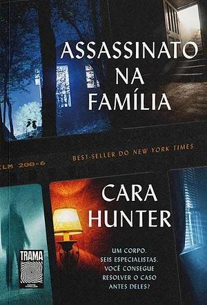 Assassinato na Família  by Cara Hunter