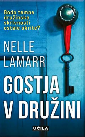 Gostja v družini by Nelle Lamarr