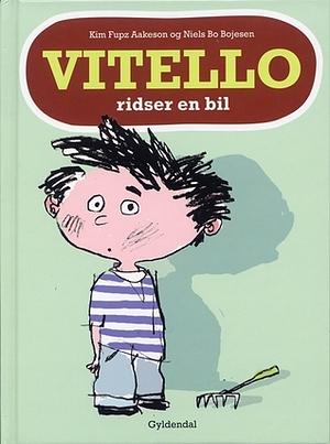 Vitello ridser en bil by Kim Fupz Aakeson