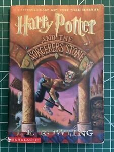 Harry Potter and the Sorcerer's Stone | dengan Batu Hikmat by J.K. Rowling