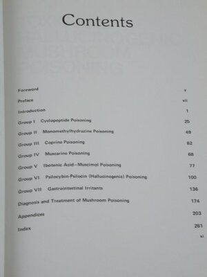 Toxic and Hallucinogenic Mushroom Poisoning: A Handbook for Physicians and Mushroom Hunters by D.H. Mitchel, Gary Lincoff