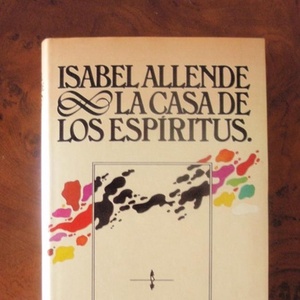 La casa de los espíritus by Isabel Allende