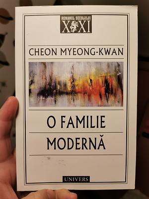 O familie moderna by Cheon Myeong-kwan