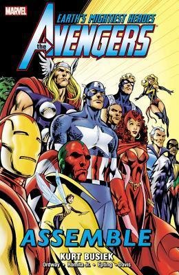 Avengers Assemble - Volume 4 by Manuel García, Kurt Busiek, Alan Davis, Steve Epting, Ivan Reis