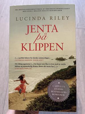 Jenta på klippen by Lucinda Riley