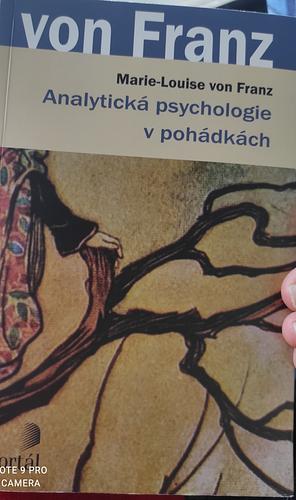 Analytická psychologie v pohádkách by Marie-Louise von Franz