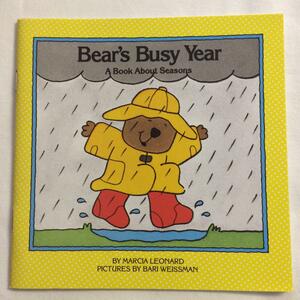 Bear's Busy Year: A Book about Seasons by Marcia Leonard