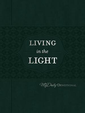 Living in the Light: Mydaily Devotional by Johnny Hunt