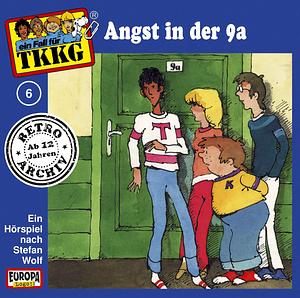 TKKG - Angst in der 9a by Stefan Wolf