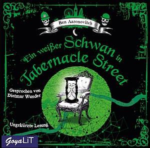 Ein weißer Schwan in Tabernacle Street by Ben Aaronovitch