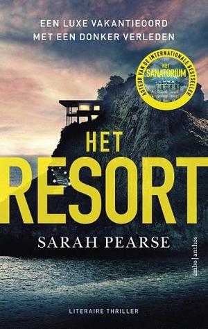 Het Resort by Sarah Pearse