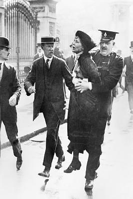 Suffragette: Mrs. Pankhurst's Own Story by Emmeline Pankhurst