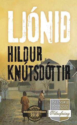 Ljónið by Hildur Knútsdóttir