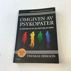 Omgiven av psykopater by Thomas Erikson