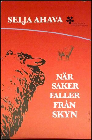 När saker faller från skyn by Selja Ahava