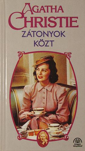 Zátonyok közt by Agatha Christie