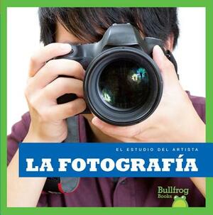 La Fotografia (Photography) by Jennifer Fretland VanVoorst