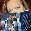 laurareadsromance's profile picture