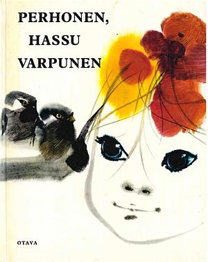 Perhonen, hassu varpunen by Krista Bendová