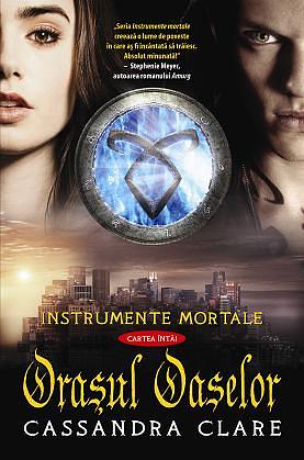 Oraşul Oaselor by Cassandra Clare