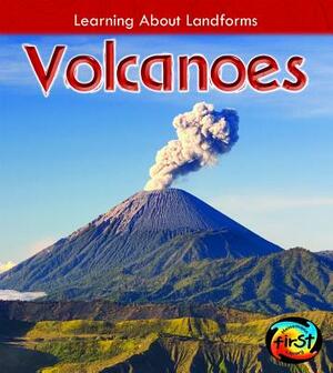 Volcanoes by Chris Oxlade