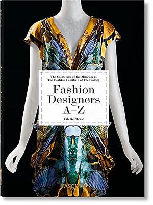 Fashion Designers A-Z. 40th Ed by Suzy Menkes