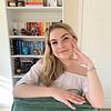 adelesbookshelf's profile picture